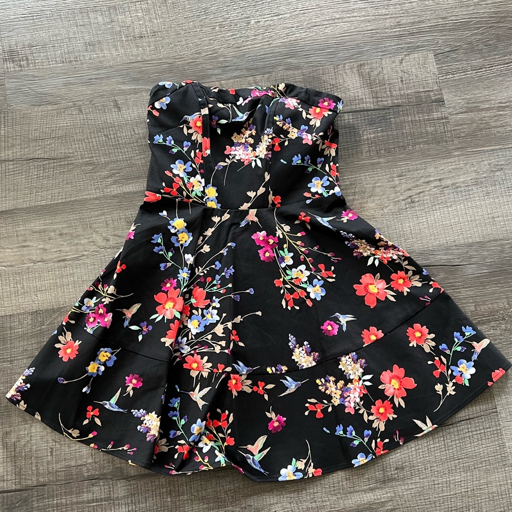 EUC Express Black Floral Strapless Dress Size 4